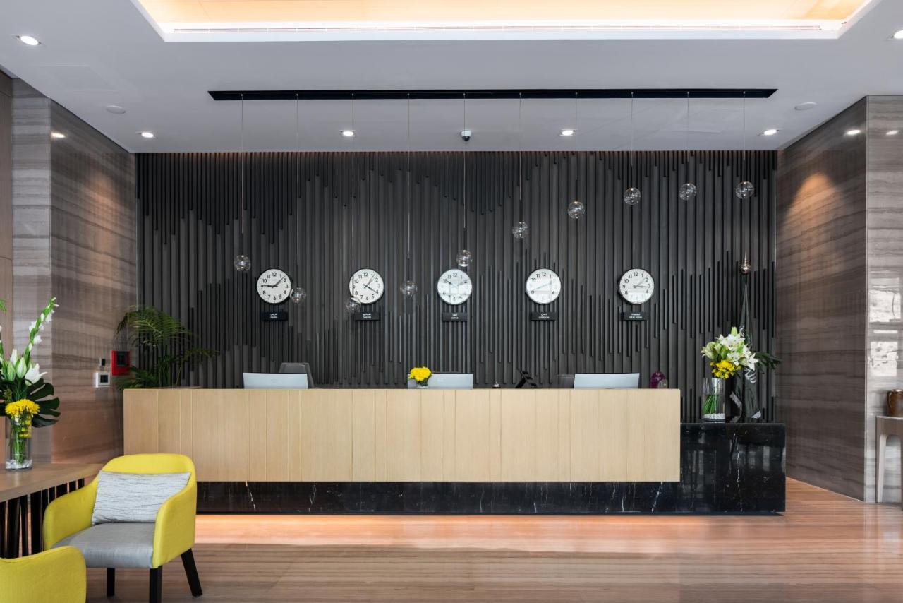Citadines Abha Aparthotel Exteriör bild Reception desk at the hotel